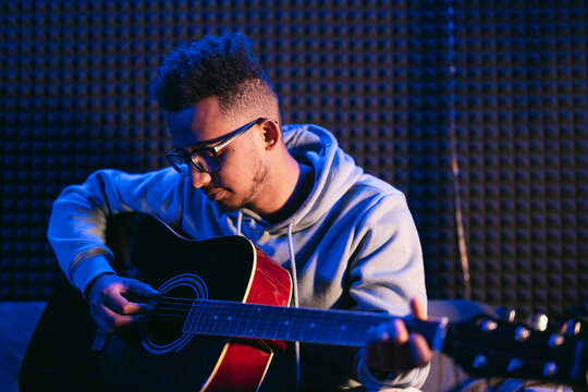รูปภาพAcustic – เลือกดูภาพถ่ายสต็อก เวกเตอร์ และวิดีโอ1,712 | Adobe Stock