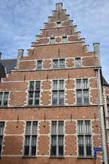 Maison flamande en brique à Malines. Belgique