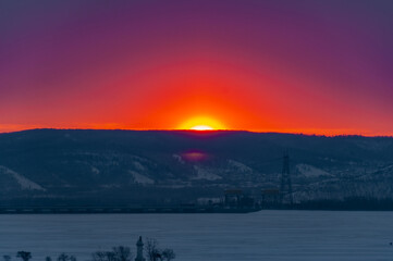Fototapeta na wymiar Sunrise in Samarskaya Luka National Park on a frosty winter morning!