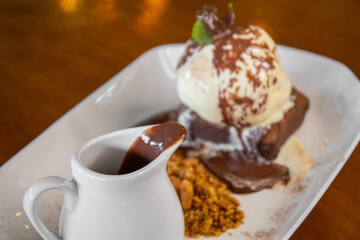 Brownie com sorvete