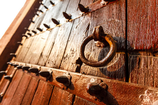 Wooden entrance door with iron ring of Humayun's tomb, Delhi, India, Asia