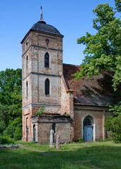 Fototapeta na wymiar Dorfkirche Gutenpaaren
