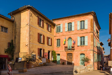 Fototapeta na wymiar The town hall of the village of Roussillon (Vaucluse), France 