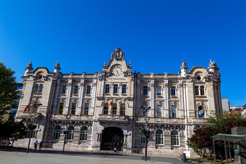 Fototapeta na wymiar Edificio del ayuntamiento de Santander. Cantabria, España.