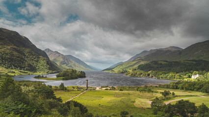 Loch Shiel, Glenfinnan Monument  © Lukasz