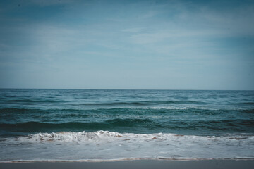 Küstenlandschaft mit Felsen und Meer	