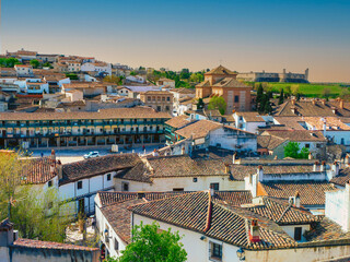 Fototapeta na wymiar Vista panorámica de los tejados de la ciudad de Chinchón en Castilla la Mancha