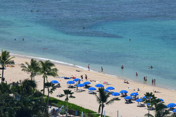 Fototapeta na wymiar People on Waikiki Beach, Honolulu, Hawaii.