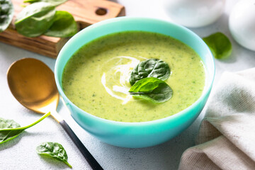 Green soup. Spinach cream soup with cream.