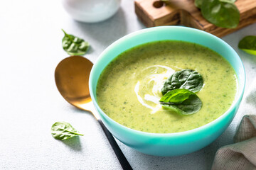 Green soup. Spinach cream soup with cream.