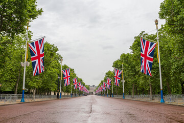 The Mall lined with Union Jack flags - obrazy, fototapety, plakaty