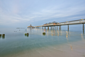 Fototapeta premium Seebad Heringsdorf zum Sonnenuntergang