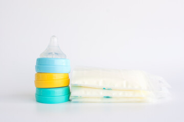 Nipples and breast milk storage bags - 506540619