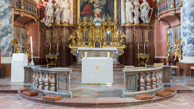 Altar of the church St. Georg and Pankratius (Raitenhaslach).