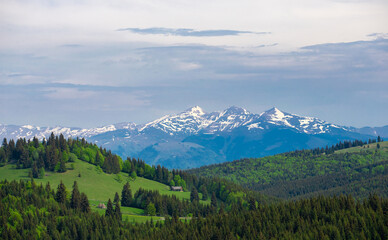Obraz premium Landscape with Rodna mountains seen from Tihuta pass