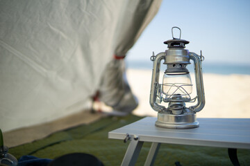 テントとオイルランタン