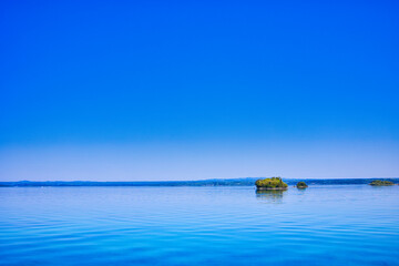 穏やかな海と青空
