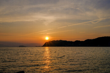 Fototapeta premium 神奈川県逗子市逗子海岸からの夕日