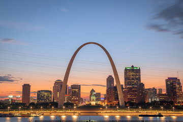 St. Louis, Missouri, USA downtown cityscape on the River - obrazy, fototapety, plakaty