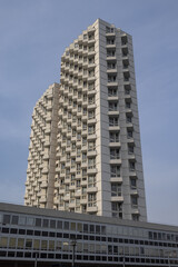 Fototapeta premium Immeuble d'habitation en zone urbaine