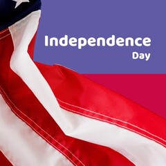 Illustratie van de vlag van Amerika en de tekst van de onafhankelijkheidsdag op een blauwe achtergrond, kopieer ruimte