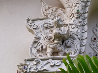 statue 0740