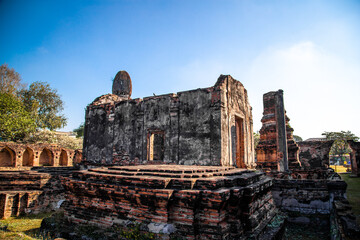 Fototapeta premium wat phrasi rattana mahathat, ruin temple in Lopburi, Thailand