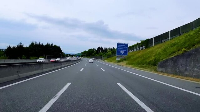 Hyperlapse sur l'autoroute Suisse &agrave; la sortie de Lausanne-Bl&eacute;cherette