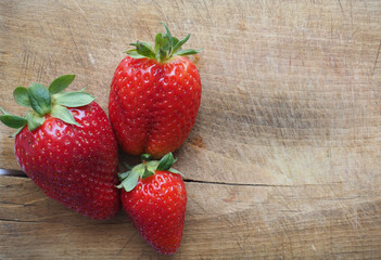 strawberry fruit food on chopping board