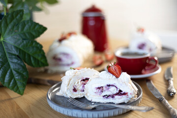 meringue roll with strawberries