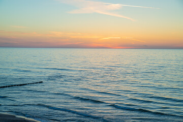 Rewal - zachód słońca nad morzem bałtyckim - obrazy, fototapety, plakaty