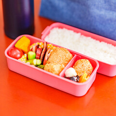 手作り 弁当　【 高校生 の 朝 の イメージ 】