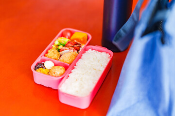 手作り 弁当　【 高校生 の 朝 の イメージ 】