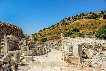Fototapeta na wymiar ruins of ancient greek temple