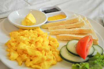 work and enjoy breakfast in bed with a menu of eggs, donuts and other snacks
glasses
