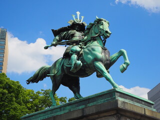 Kusunoki Masashige statue.
Bronze statue of Japanese Sengoku warlords.
Taken in Tokyo. - obrazy, fototapety, plakaty