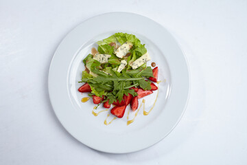 salad with strawberries and cheese