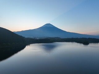 田貫湖、朝霧高原からの世界遺産、富士山を空撮した風景。