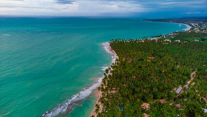 Ilha de Santo Aleixo em Pernambuco é um espetáculo de belezas naturais. Com origem vulcânica, praias com mar transparente e calmo.