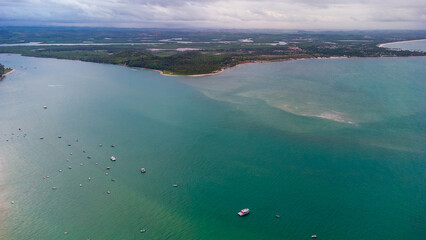 Ilha de Santo Aleixo em Pernambuco é um espetáculo de belezas naturais. Com origem vulcânica,...