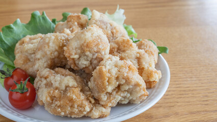 日本の鶏もも肉の唐揚げ