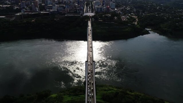 Ponte da Amizade em Foz do Igua&ccedil;u