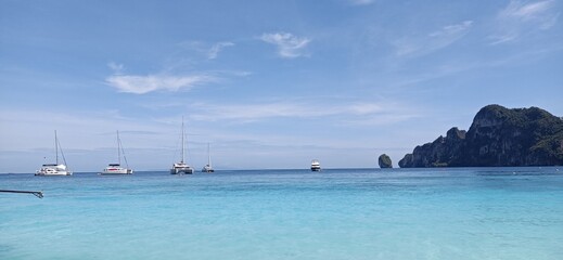 Obraz premium boat on the sea