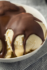 Sweet Hard Chocolate Shell Ice Cream Sundae