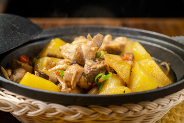Internet celebrity, cooking process of takeaway food yellow braised chicken
