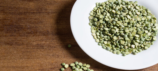Raw split peas inside a plate