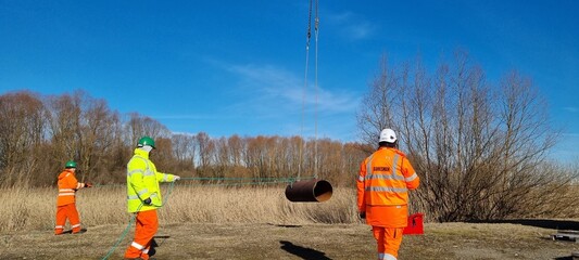 Banksman Slinger Signaller Rigger during Lifting operation