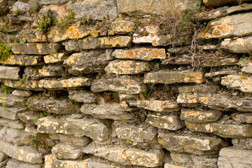 Muro de piedras calizas, sillería