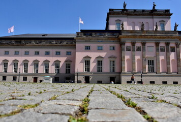 Fototapeta premium Der Schlossplatz in Berlin bei Sonne