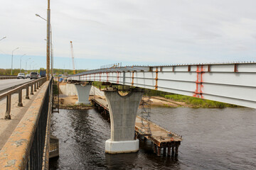 Construction of a new bridge next to the old one.